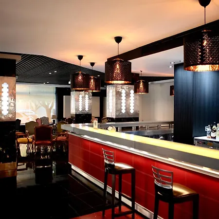 Hotel Benetusser מלון 4*