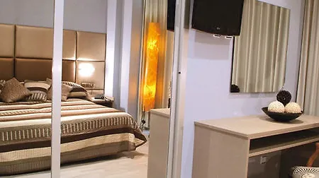 מלון Hotel Benetusser 4*