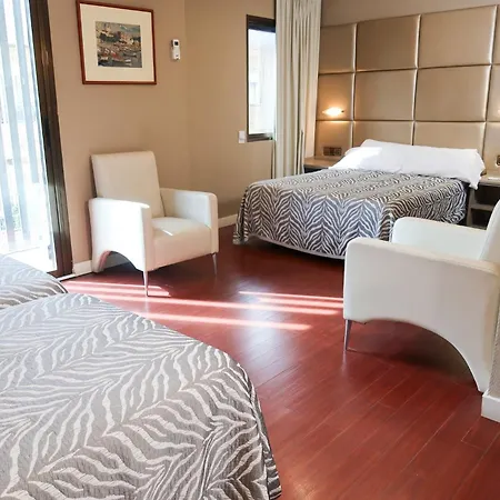 Hotel Benetusser Отель