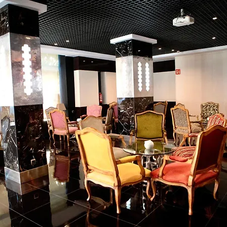 מלון Hotel Benetusser 4*
