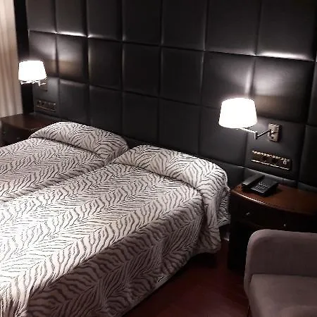 Отель Hotel Benetusser Бенетусер