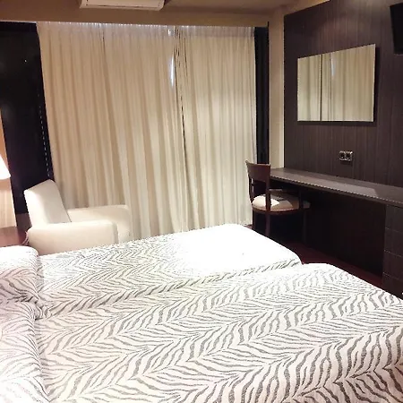 Hotel Benetusser 4* Бенетусер