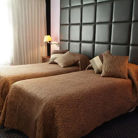 Hotel Benetusser Отель Бенетусер