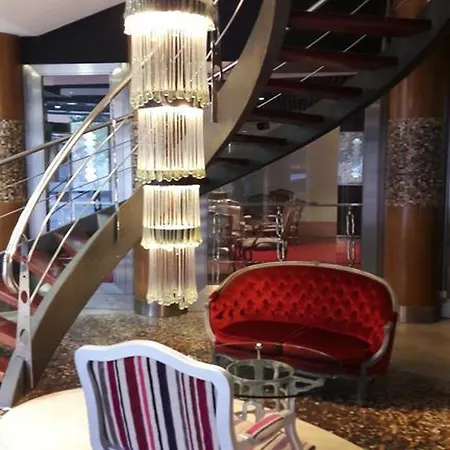 Hotel Benetusser Бенетусер