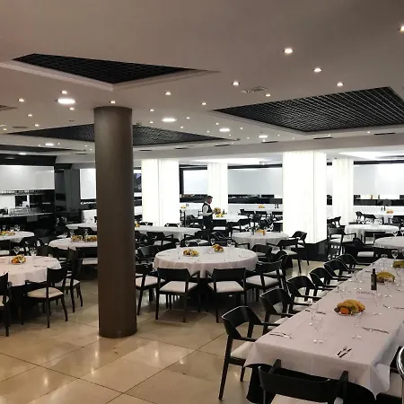 Hotel Benetusser Отель